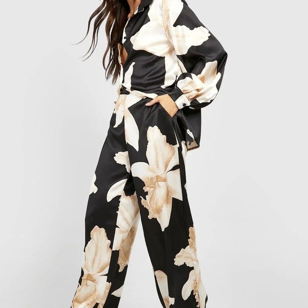 Boohoo Black and Tan Floral Wide Leg 2 Piece Set